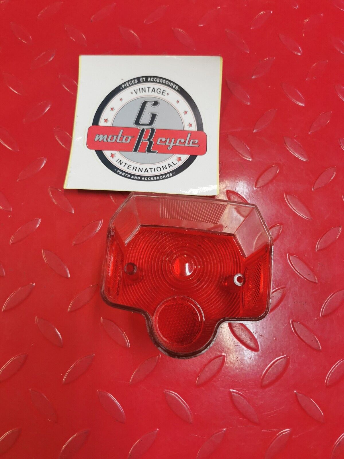 NOS YAMAHA AS2 AT1 CS3 CT1 DS6  LENS TAILLIGHT 168-84721-60-00 Y29