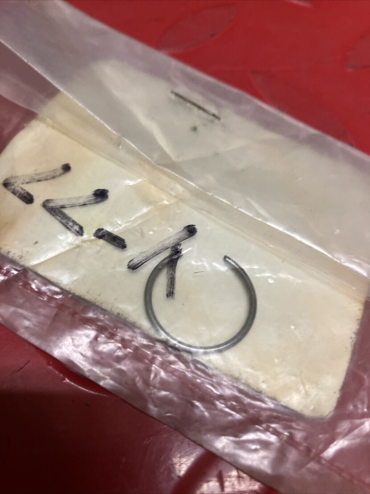 NOS YAMAHA PISTON PIN SNAP RING CIRCLIP 93450-17129-00 Y61