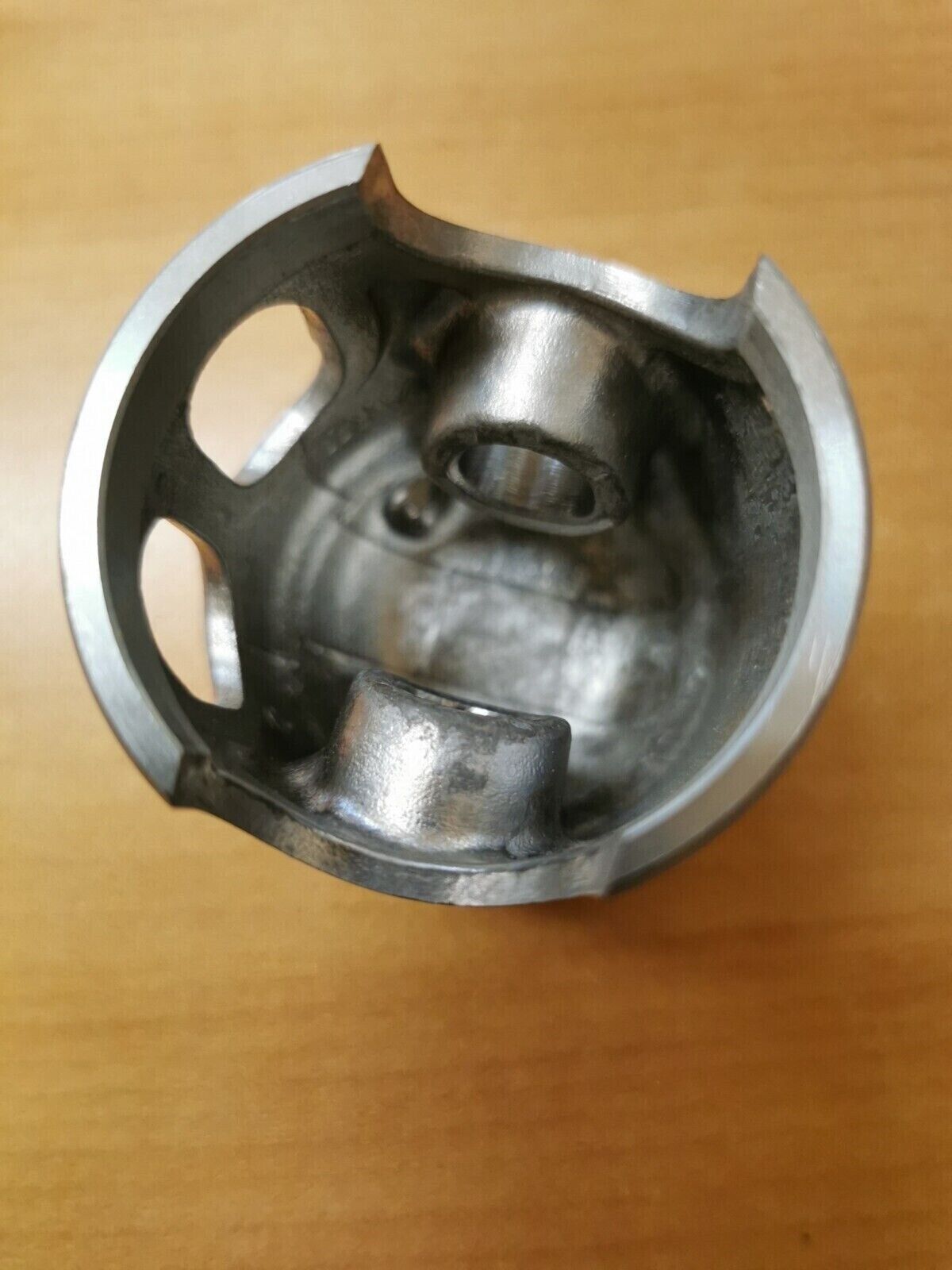 NOS YAMAHA YZ80 1980  PISTON 1 O/S 0.25    3R1-11635-02-00  Y45