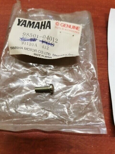 NOS Yamaha PAN HEAD SCREW 98501-04012-00 SUB 98511-04012-00 98517-04012-00 Y127