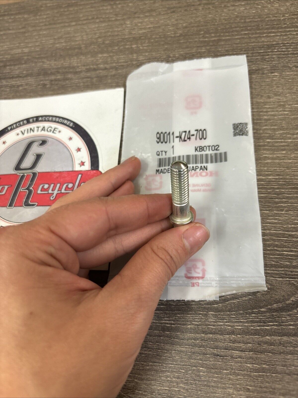 NOS Honda 1990 - 2007 CR125 R SPECIAL STUD BOLT 90011-KZ4-700 H130