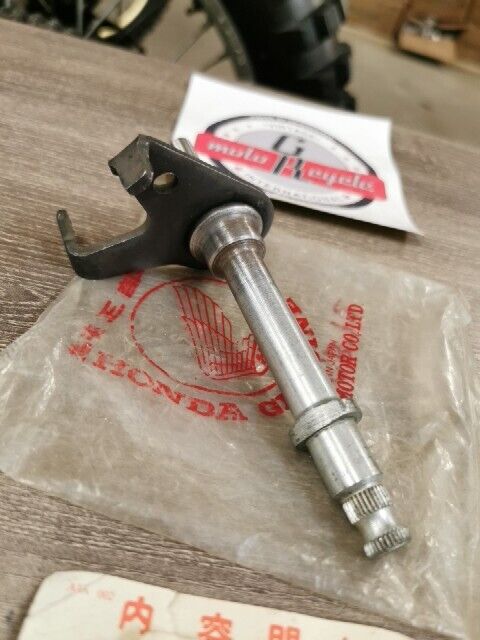 NOS HONDA C72 C77 C78 1960 - 1964 CA72 1960 1961 SPINDLE SHIFT 24610-259-020 H89