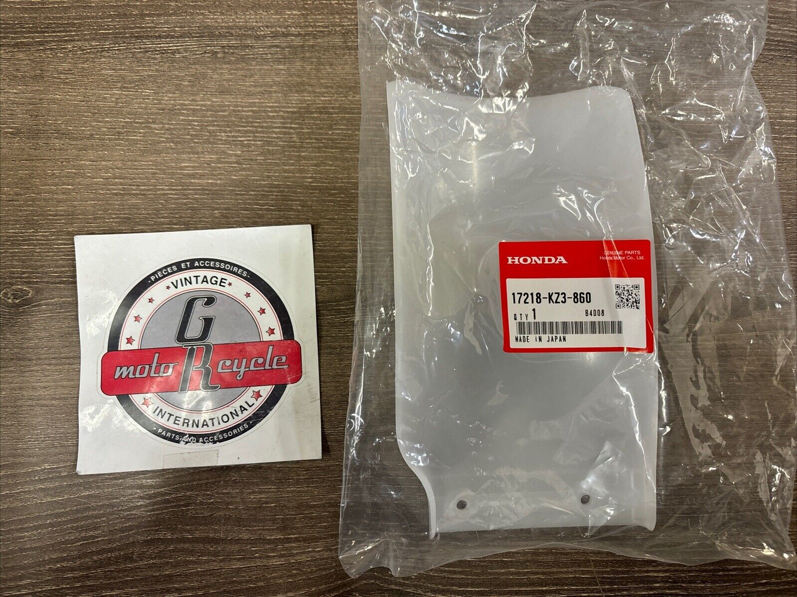 NOS Honda CR125R CR250R AIR CLEANER HOUSING SPLASH GUARD 17218-KZ3-860 H137