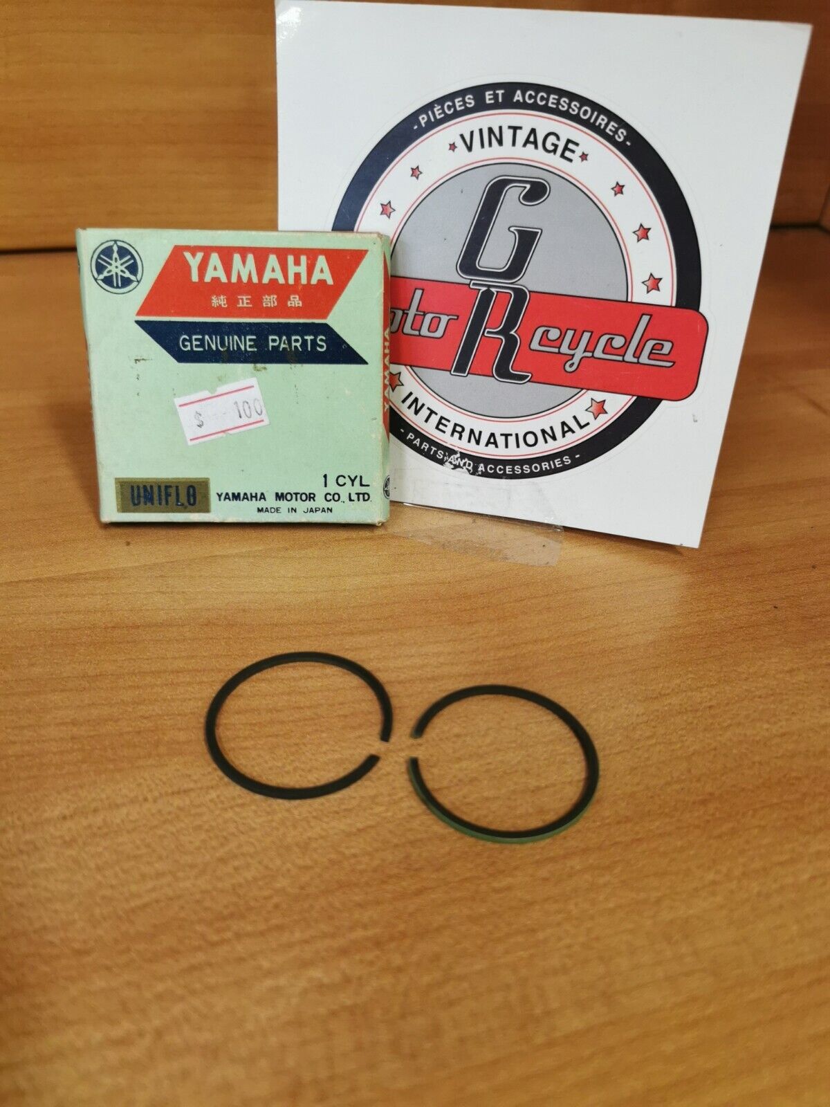 NOS YAMAHA HS1  1970  1971   PISTON RING  SET STD 132-11610-01 Y48