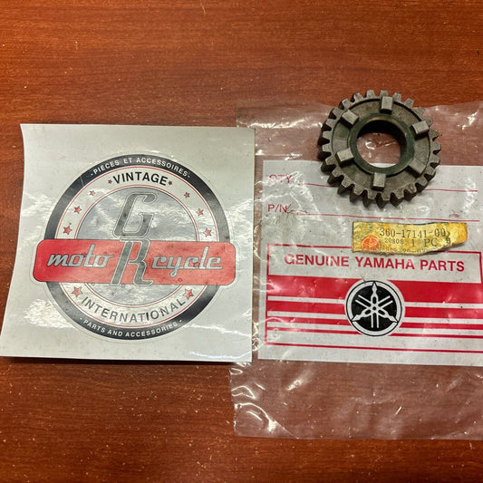NOS Yamaha 1973 - 1975 RD250 RD350 4TH PINION GEAR 360-17141-00-00 Y172