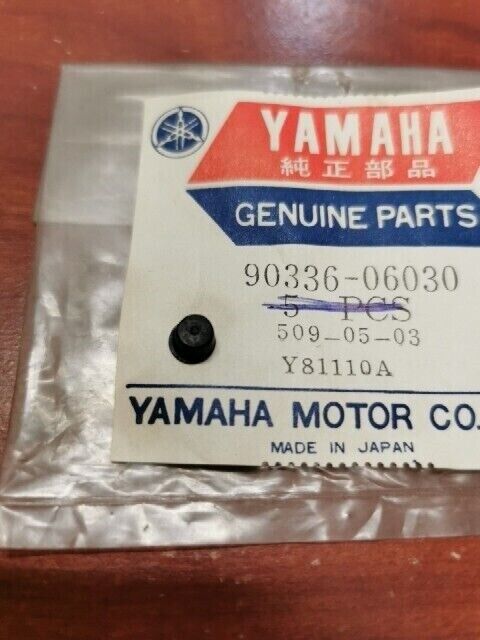 NOS Yamaha IT125 IT175 MX175 YZ100 YZ125 PLUG 90336-06030-00 Y111