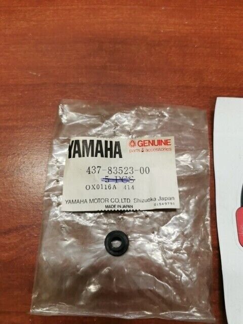 NOS Yamaha DT100 DT125 DT175 DT250 DT400 TT250 DAMPER 437-83523-00-00 Y115