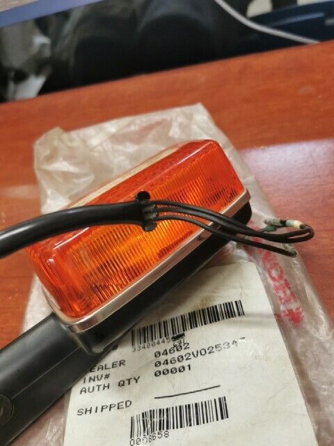 NOS Honda 1979 CB750F RIGHT FRONT TURN SIGNAL FLASHER SUB. 33400-445-679 H73