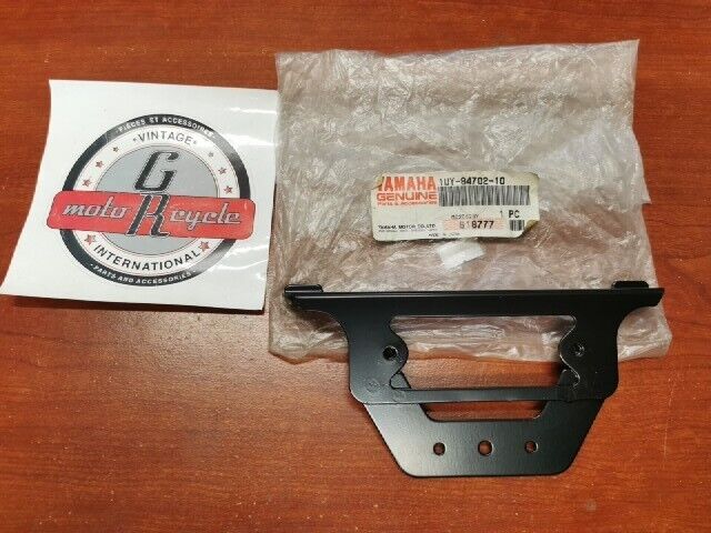 NOS Yamaha YFA1 YFM350 YFS200 YFZ350 TAILLIGHT BRACKET 1UY-84702-10-00 Y103
