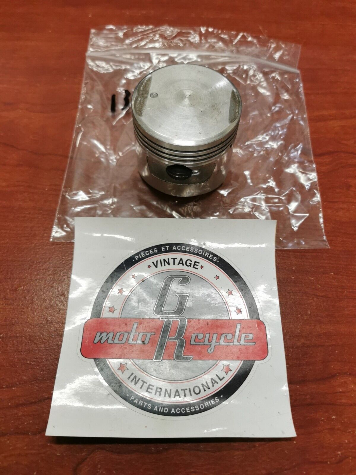 NOS Honda 1976 CB750F PISTON (STD) 13101-392-000 H62