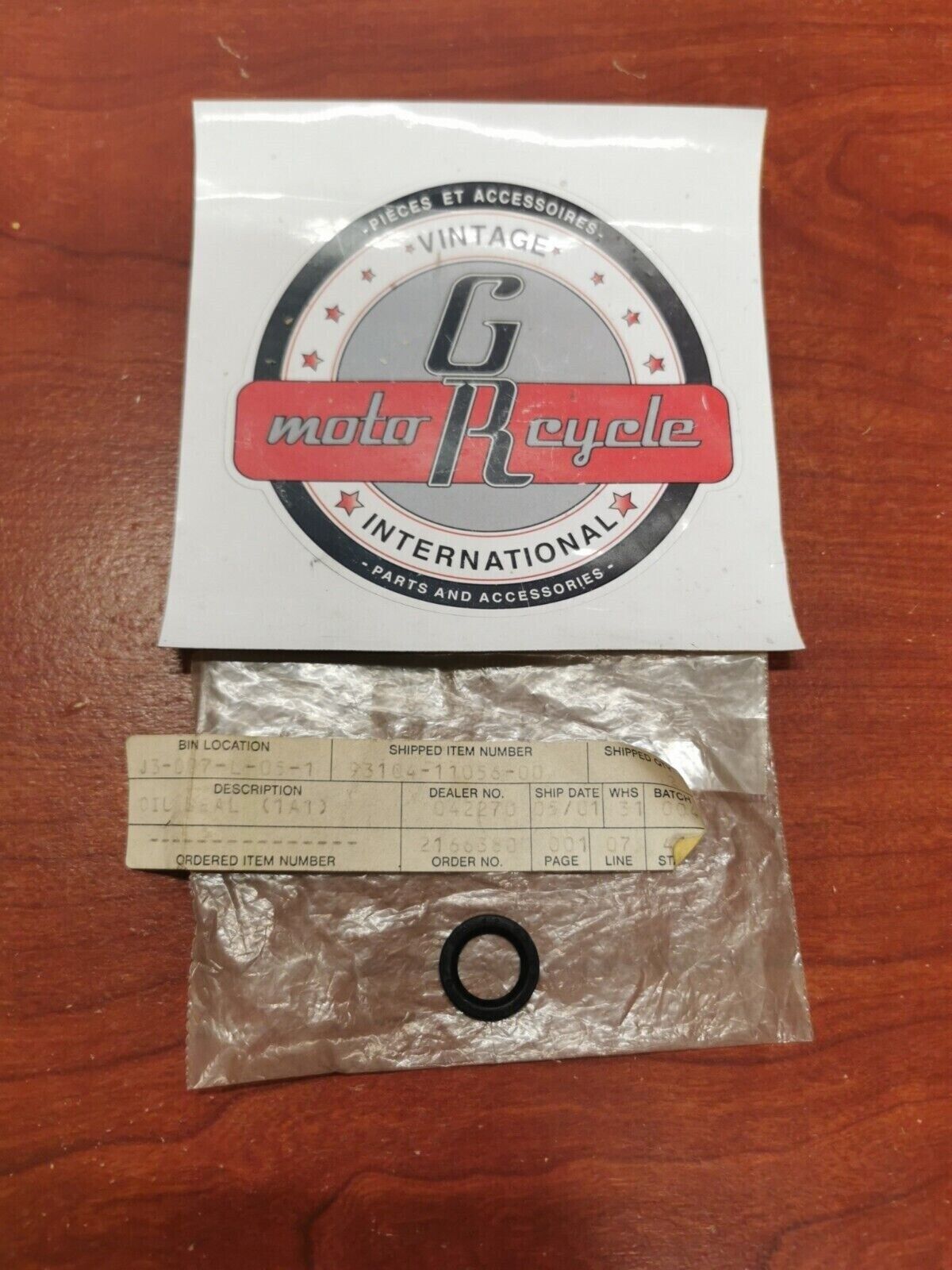 NOS YAMAHA TTR50 IT200 OIL SEAL SO-TYPE 93104-11056-00 SUB. 93104-12003-00 Y72