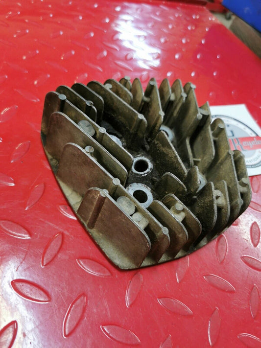 Suzuki TS125 TC125 1971 cylinder head jug barrel cover T