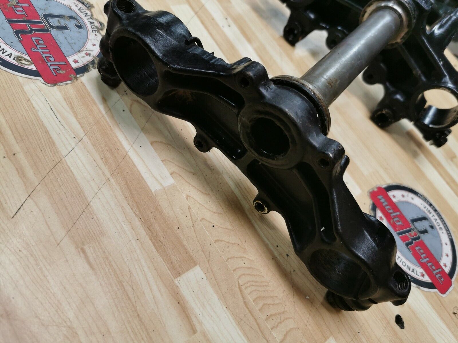 Yamaha XT200 1982 steering stem triple clamp tree crown 1983 15A-23340-00-33