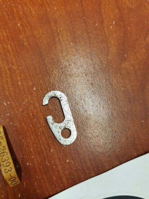 NOS Yamaha TX650 XS2 WIRE GUIDE HOLDER 306-26393-00-00 Y109