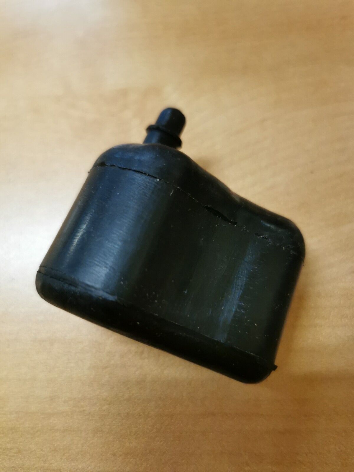 NOS HONDA CB750K0  1969 LEFT  WHEEL DAMPER 41242-300-000  H19