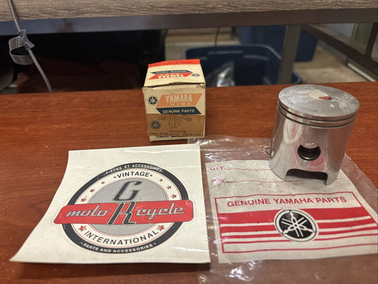 NOS Yamaha AT2 AT3 PISTON 3RD O/S 316-11637-00-00 Y175