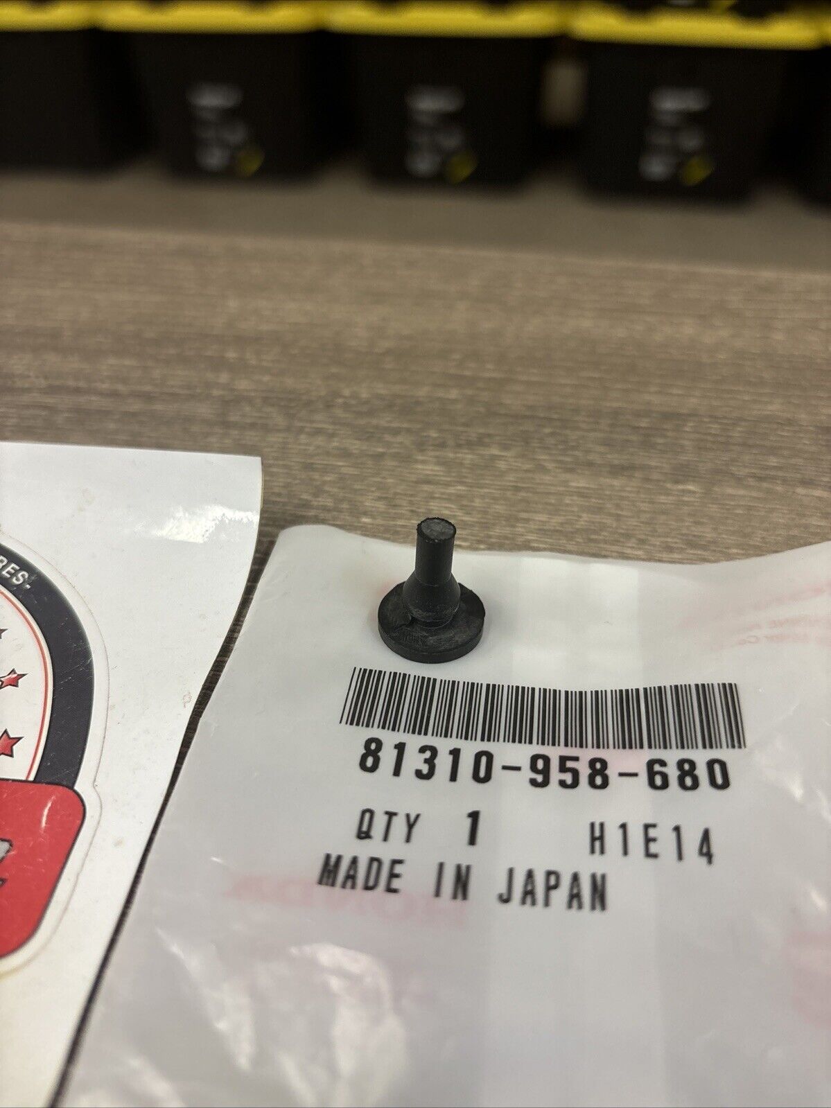 NOS Honda ATC200E ATC250ES TRX250 TRX350 D SUB CARRIER RUBBER 81310-958-680 H159