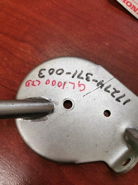 Honda GL1000 K0 K1 LTD BREATHER CHAMBER BRACKET 17274-371-003 H84