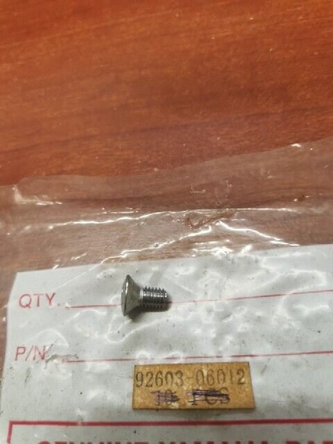 NOS Yamaha 1982 1983 YZ490 OVAL HEAD SCREW 92603-06012 SUB 98603-06012-00 Y163