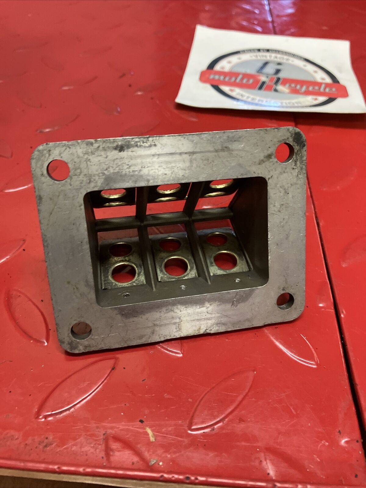 Yamaha YZ125 1983 intake reed valve block cage