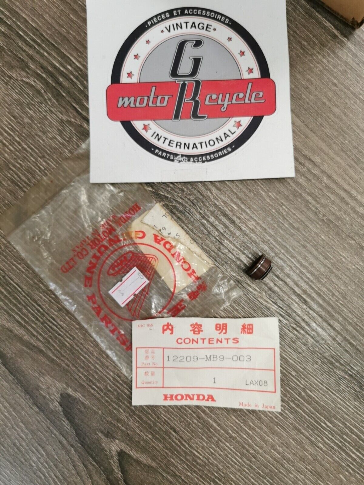 NOS HONDA VALVE STEM SEAL 12209-MB9-003  H55