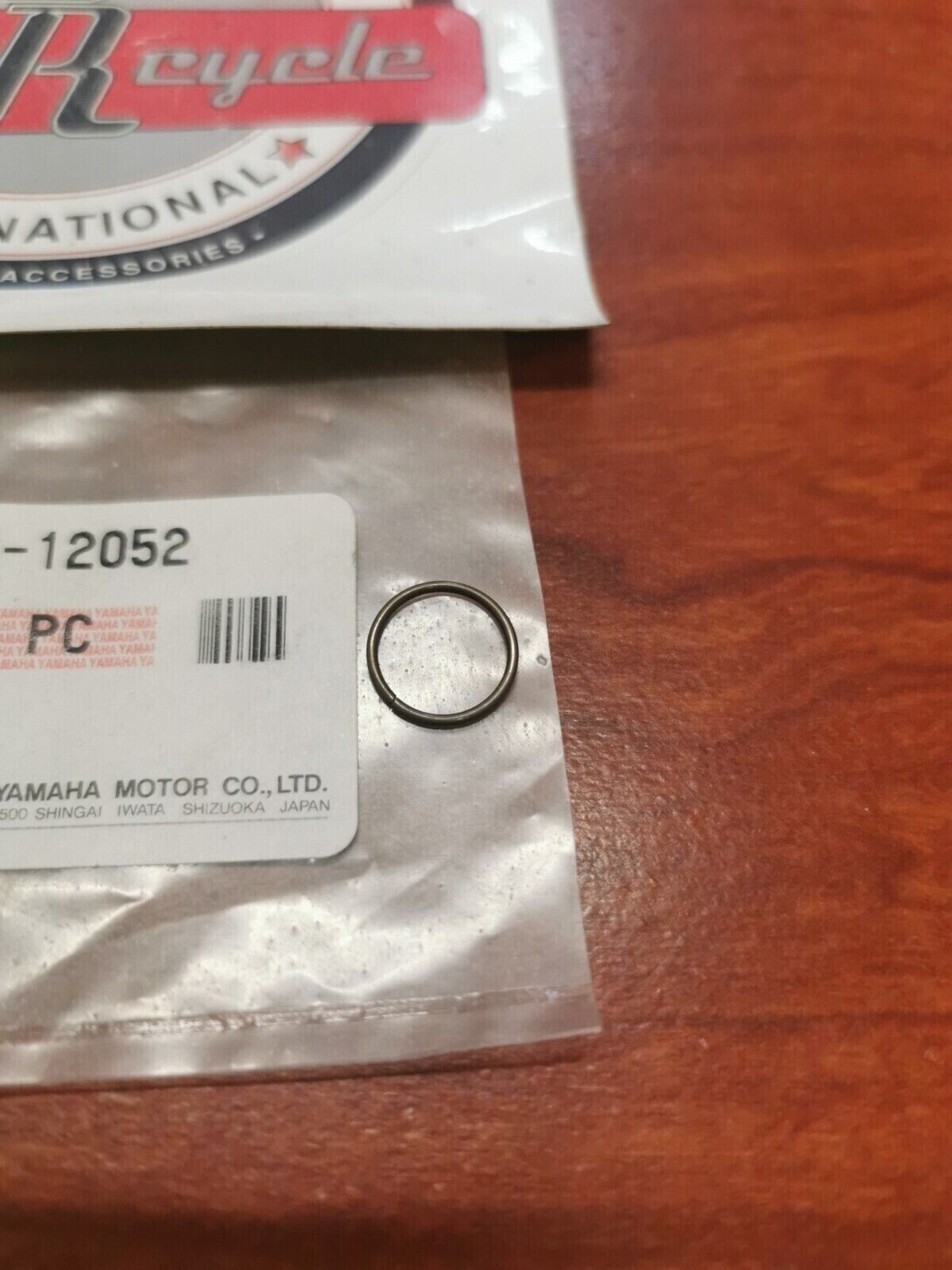 NOS Yamaha XJ700 XT600 XV1600 XVS650 XV17 XV19 YFM35 CIRCLIP 93440-12052-00 Y81