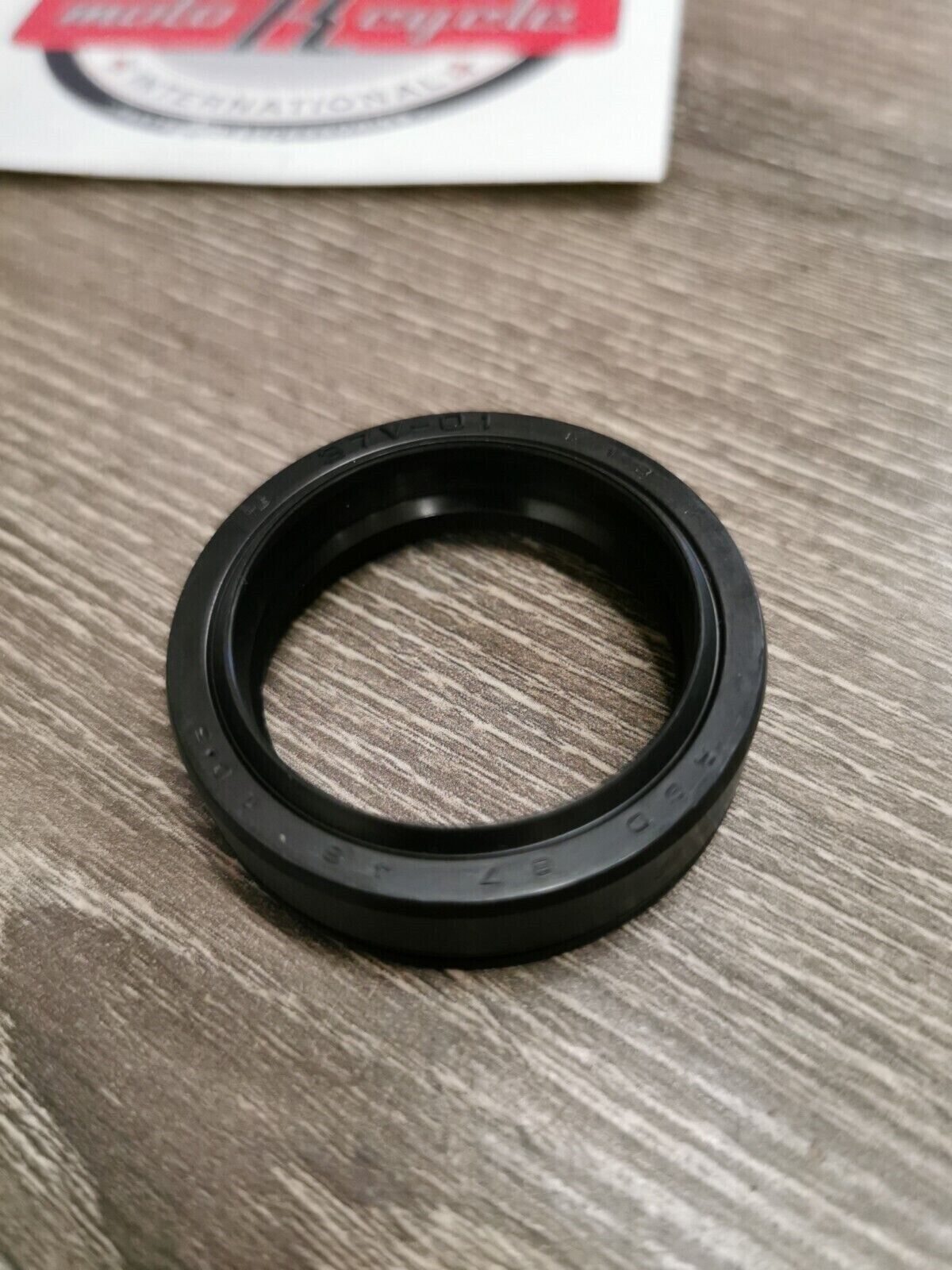 NOS HONDA CR250R  OIL SEAL 37X48X12.5  91255-467-671  H55