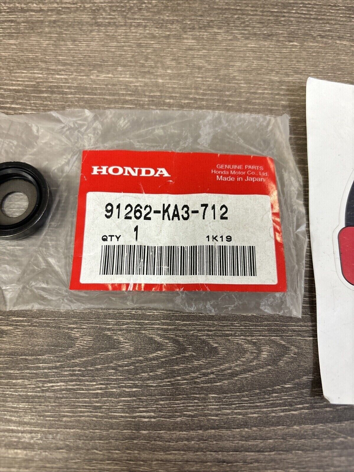 NOS Honda CR125R CR250R RUBBER CONNECTING ROD PIVOT SEAL 91262-KA3-712 H123