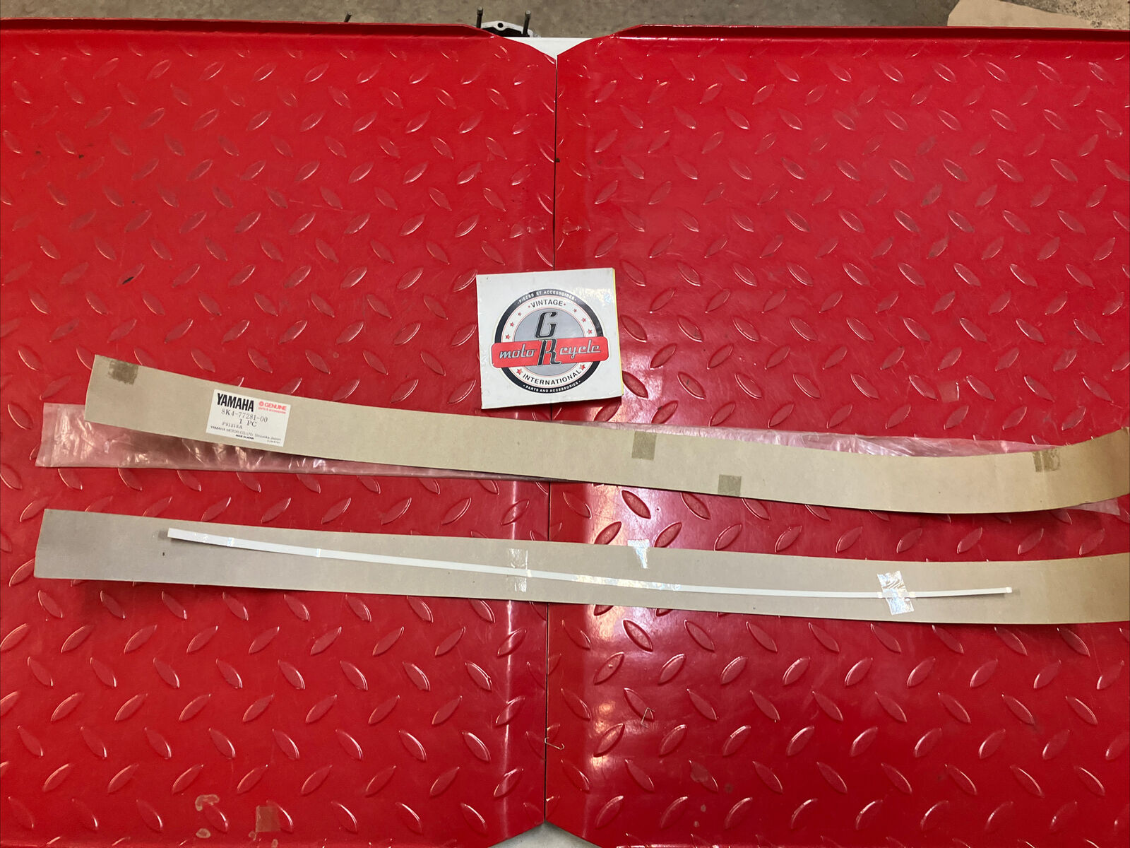NOS Yamaha SS440 1980 DECAL STRIPE 1 8K4-77281-00-00 8K-47728-10-00 Y36