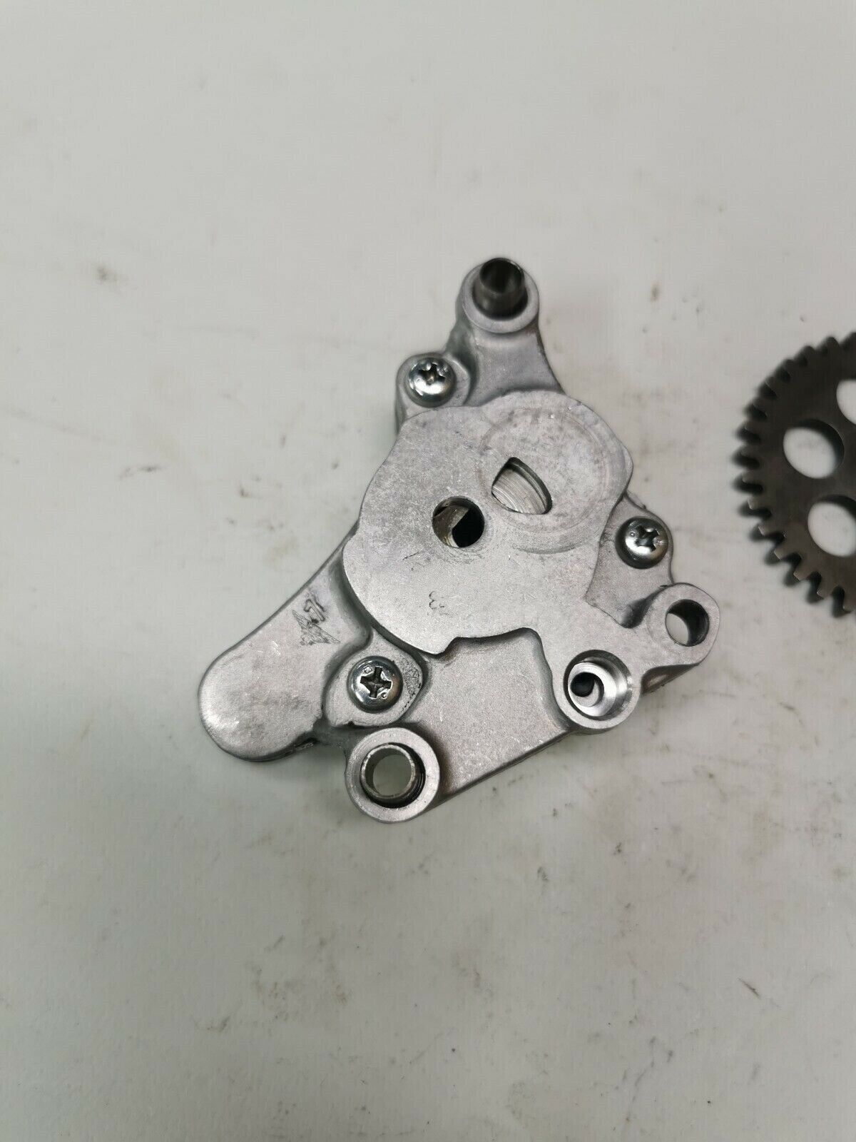 Honda XR350R 1984 Oil pump XL350R 15100-KF0-010 15100-KG0-305