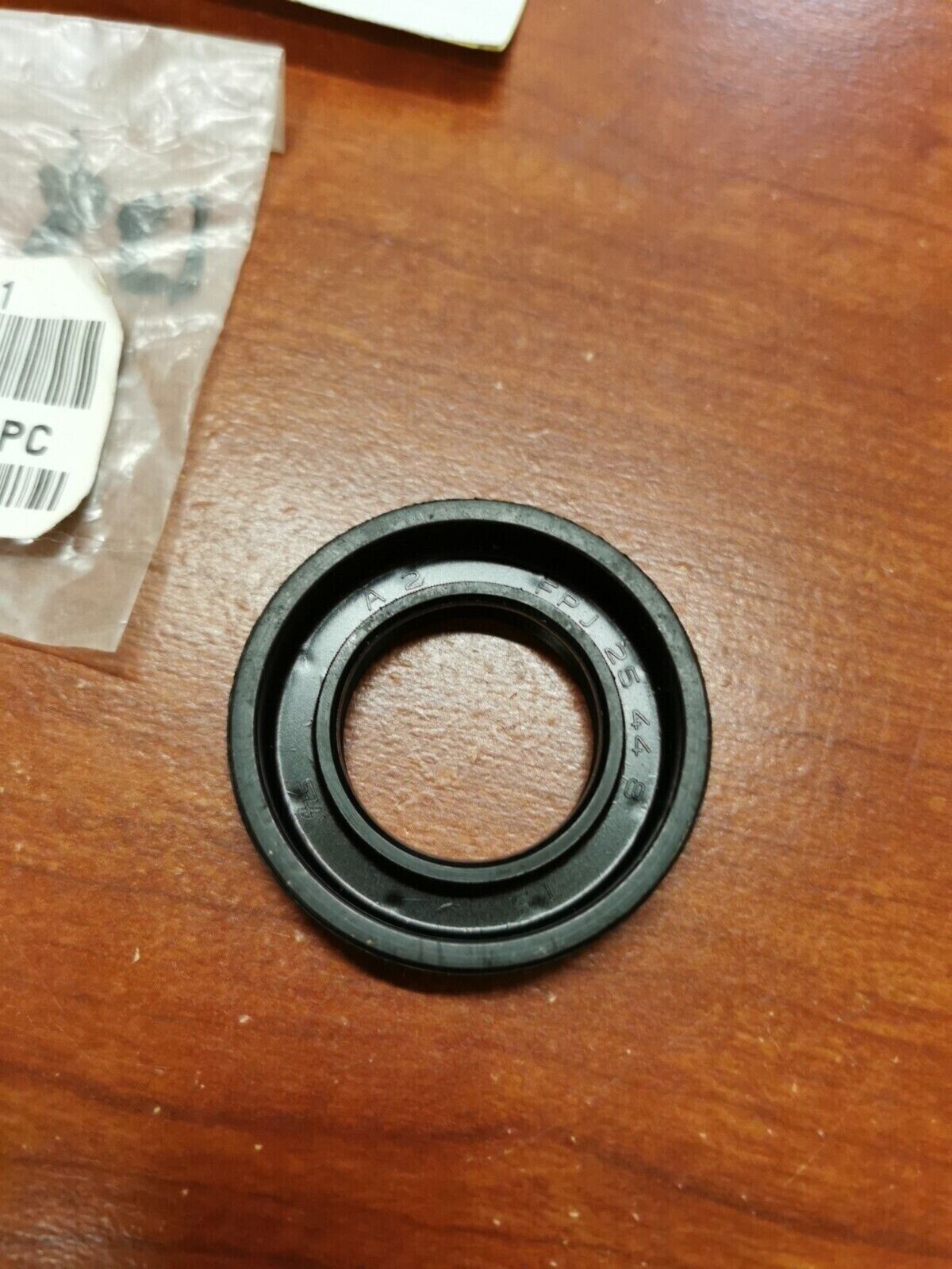 NOS Yamaha YFS200 IT200 WR200 OIL SEAL 93102-25331-00 Y93