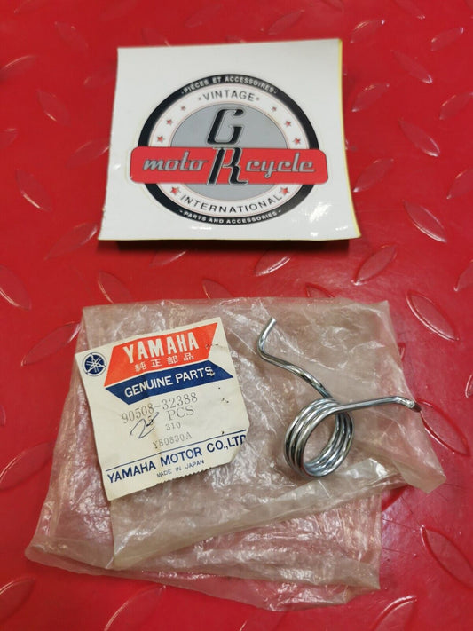 NOS YAMAHA  SPRING TORSION (2X6) 90508-32388 Y30