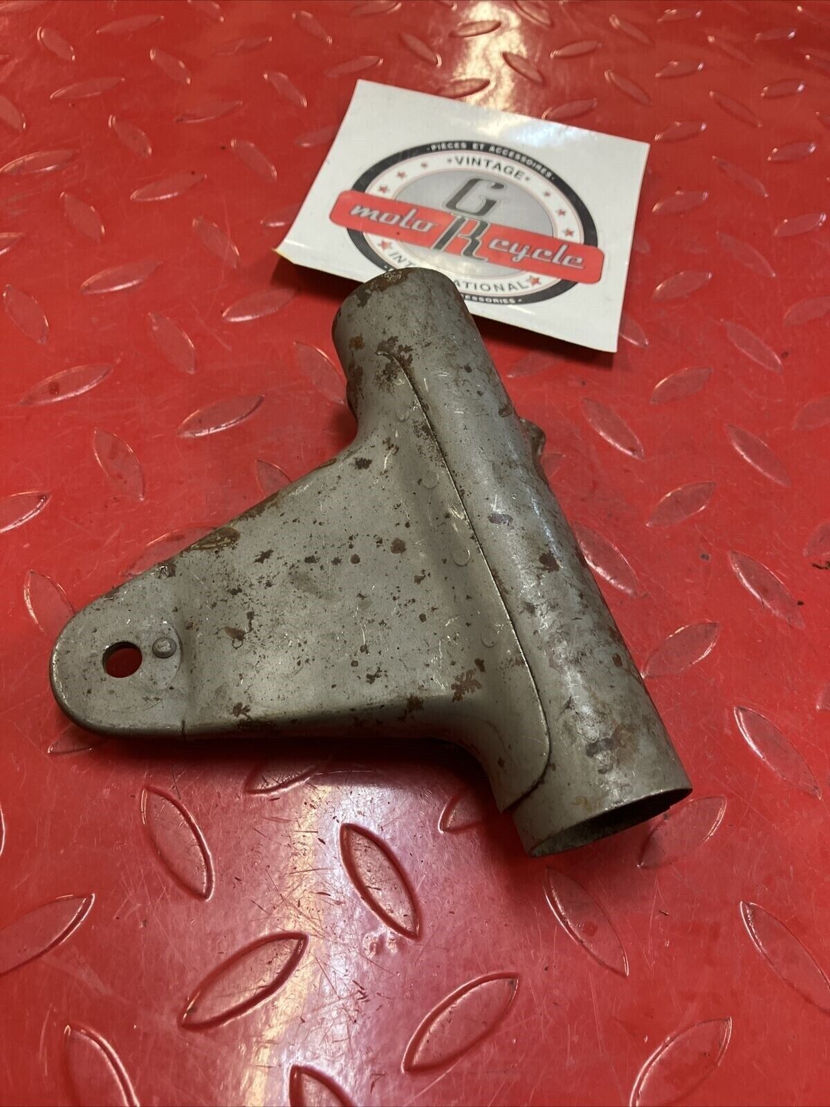 Yamaha RD400 1977 right fork upper cover headlight bracket 1976