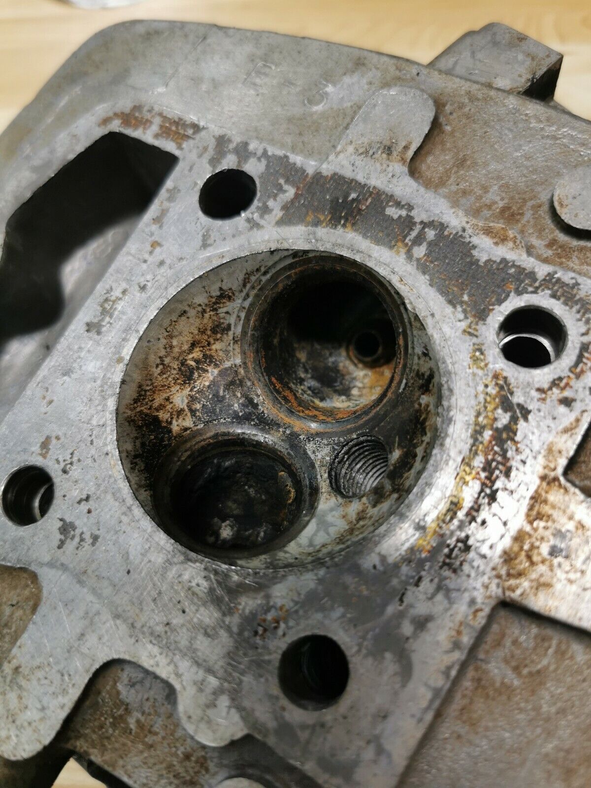 Honda XL200R 1984 cylinder head XR200R XR200 1981 1982 1983