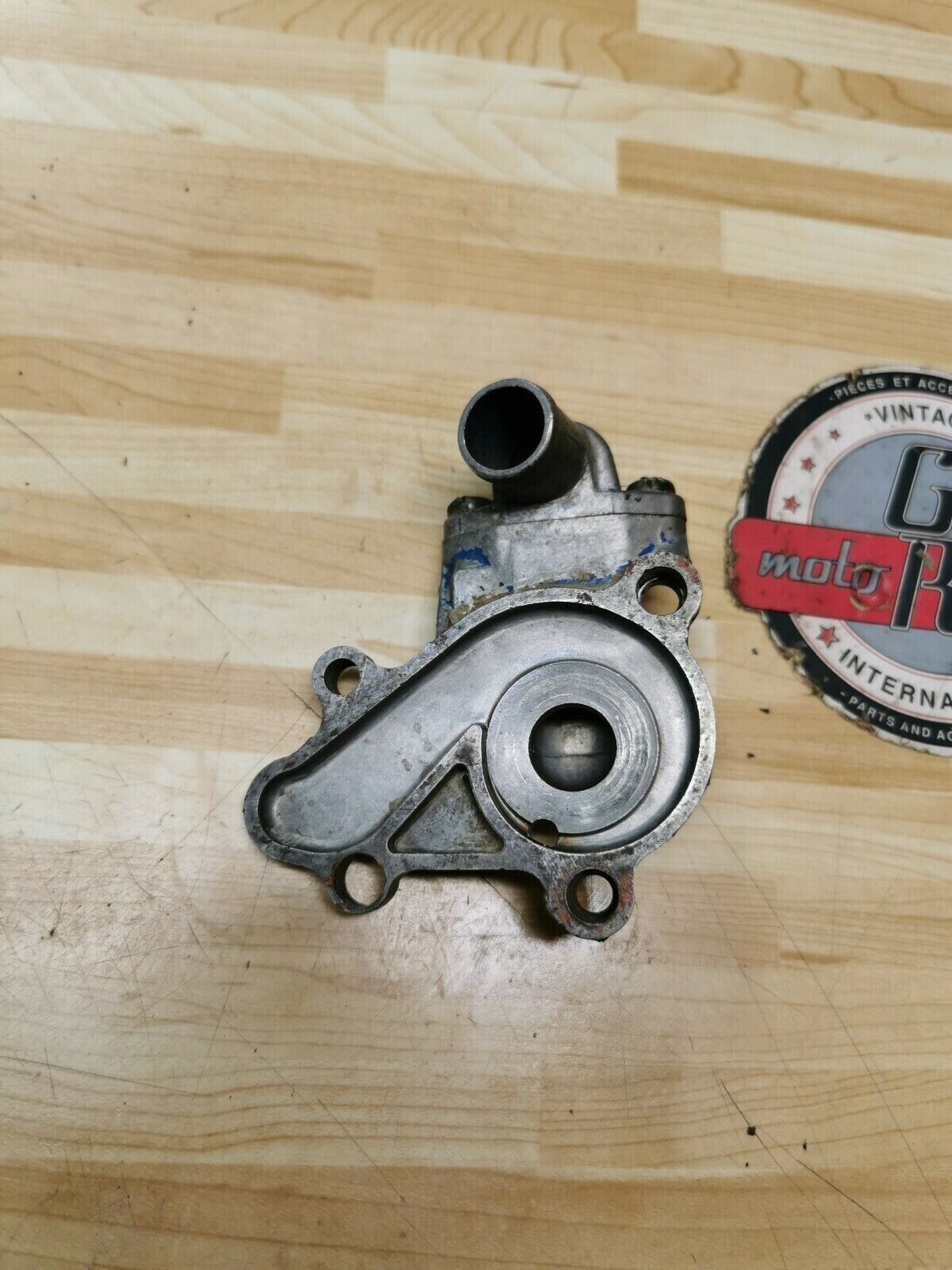 Suzuki RM125 1987 right Crankcase crank case water pump cover housing 1986 1988