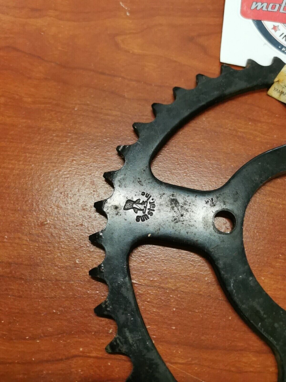 NOS Yamaha REAR DRIVE SPROCKET 42T 21V-25442-20-33 SUB. 21V-25442-20-00 Y89