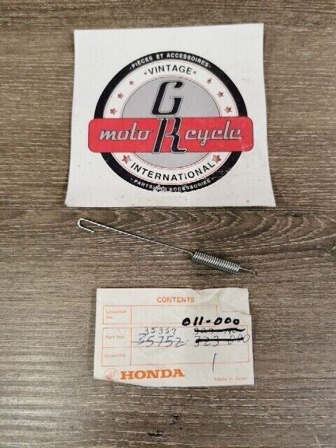 NOS HONDA C110 C115 C200 CB350F CB550 S90 XL250 SPRING 35357-011-000 H89