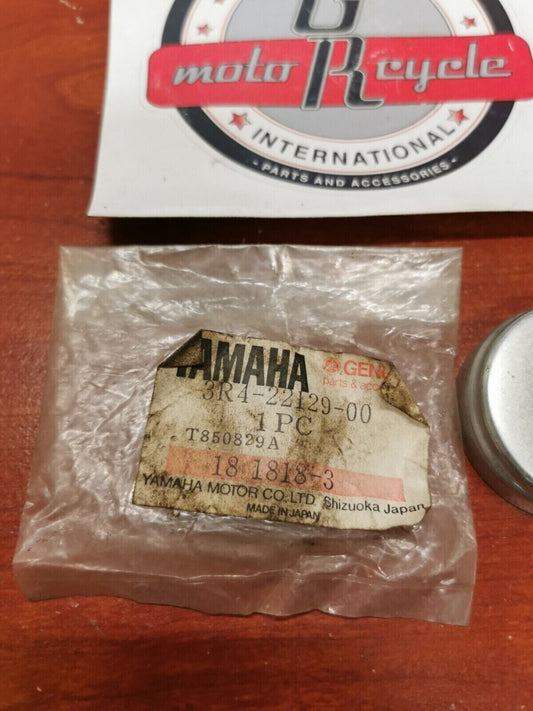 NEW NOS Yamaha TT600 IT250 YZ250 YZ465 YZ490 THRUST COVER 3R4-22129-00-00 Y93