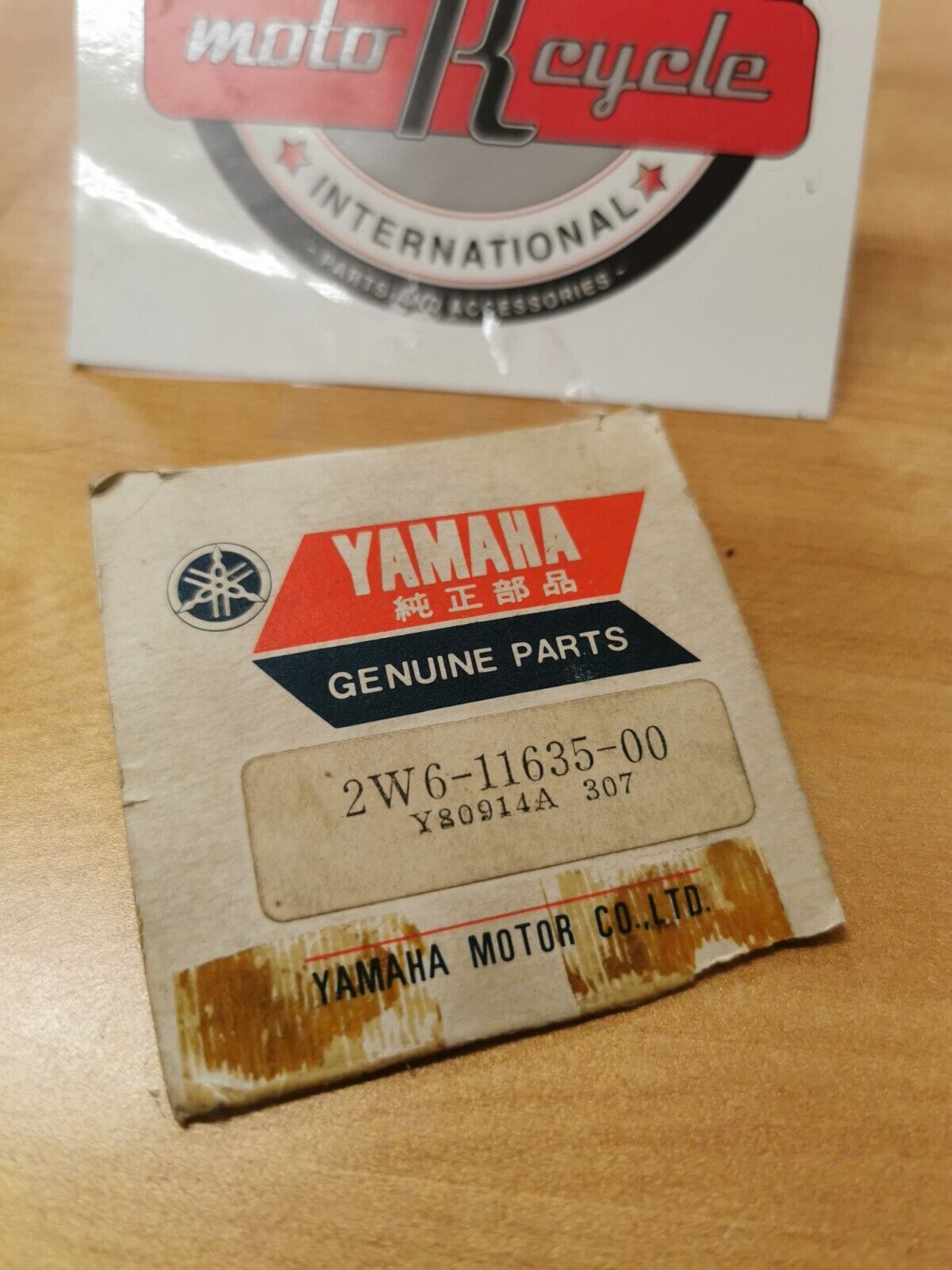 NOS YAMAHA IT175 1979  PISTON 1 O/S 0.25  2W6-11635-00-00 Y45