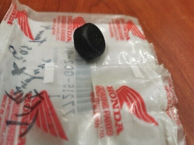 NOS Honda CB1300 ATC200 STOP RUBBER 77215-GC2-000 H103