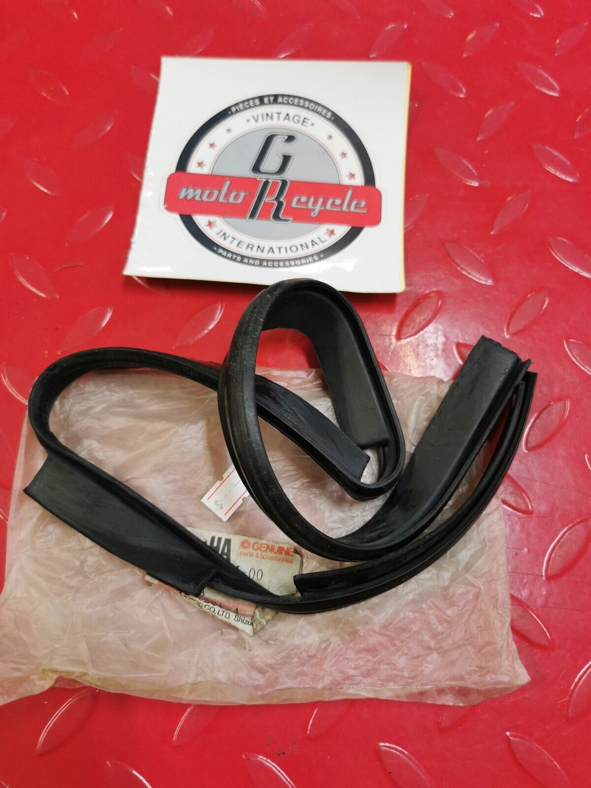 NOS YAMAHA CA50 1983 - 1986 MOLE SIDE COVER 2  14T-2171M-00-00 Y31