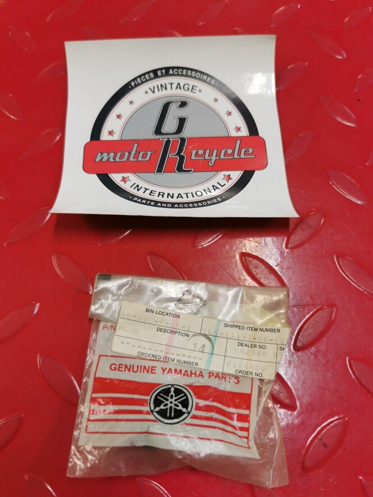 NOS Yamaha XS400  PLUG BLIND 1L9-11197-00-00 Y25