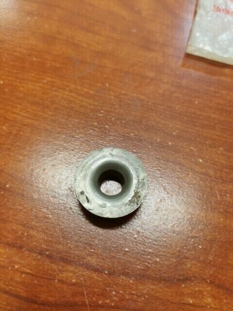 NOS Honda CB750 VALVE SPRING RETAINER 14771-410-000 SUB. 14771-410-010 H93