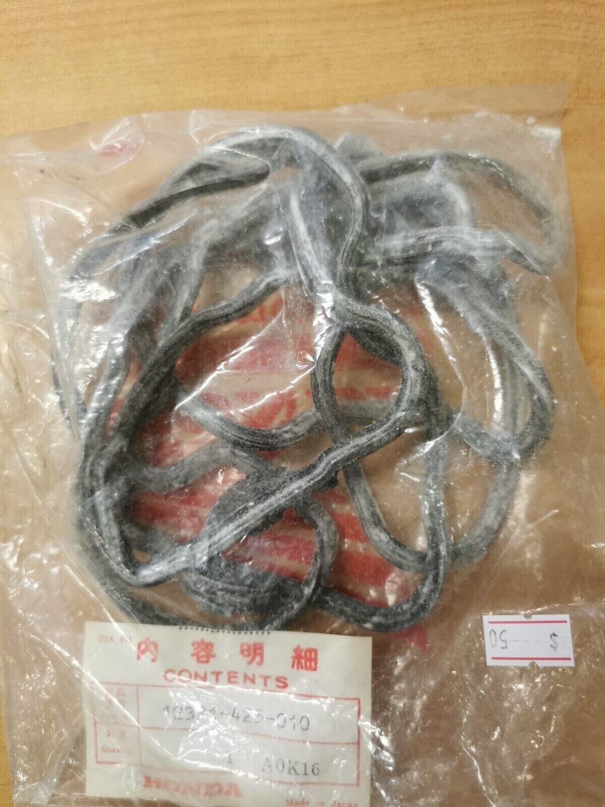 NOS HONDA  CB750 CB900 1980 - 1983 CYLINDER HEAD COVER GASKET 12391-425-010  H16