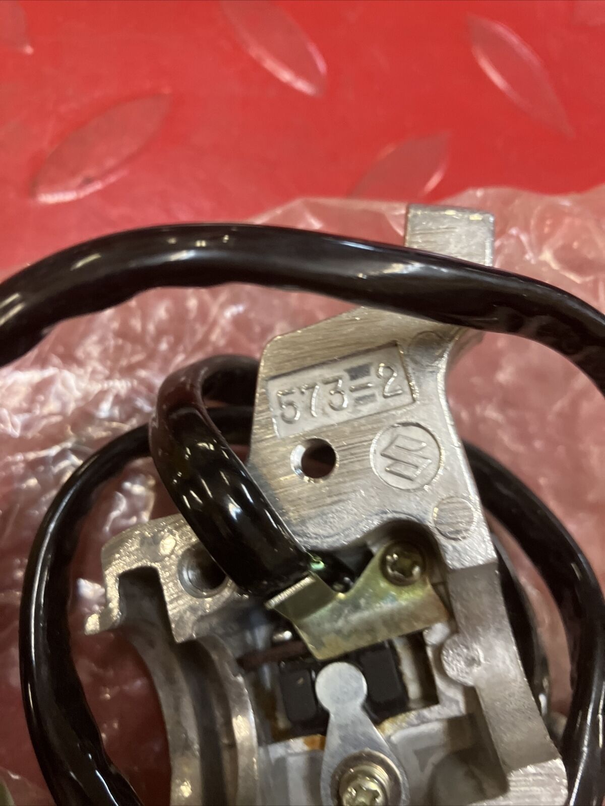 NOS Suzuki RIGHT HANDLE SWITCH UPPER COVER 57301-06821 573-2 S2