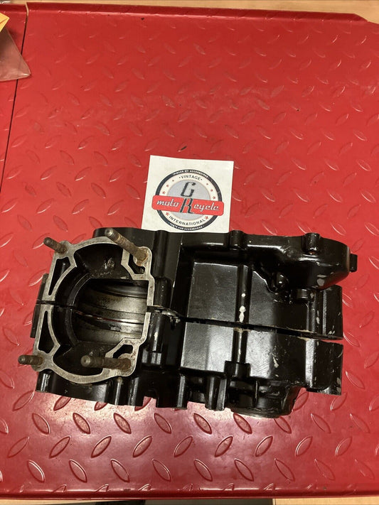 Kawasaki KDX200 1986 crankcase set left right crank case 1987