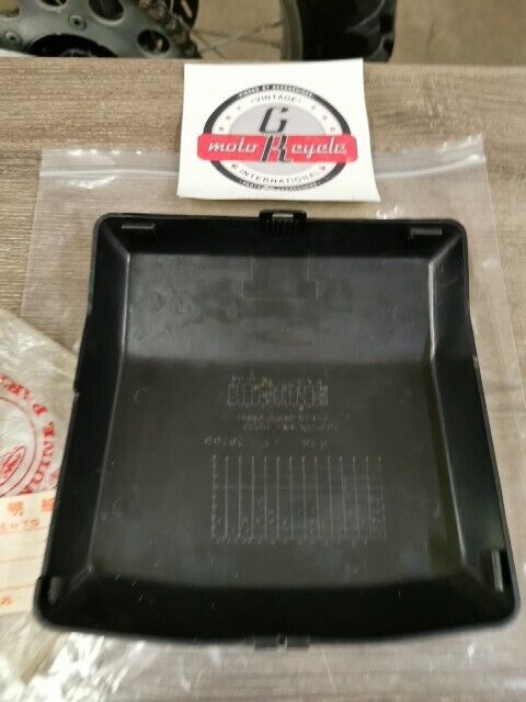 NOS HONDA GL1500 GOLDWING 1988 COVER TYPE1  83170-MN5-000ZA  H89