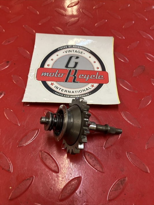 Honda CR250R 1984 waterpump water pump shaft gear
