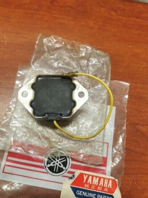 NOS Yamaha DT125 VOLTAGE REGULATOR 498-81910-22-00 SUB 443-81910-62-00 Y164