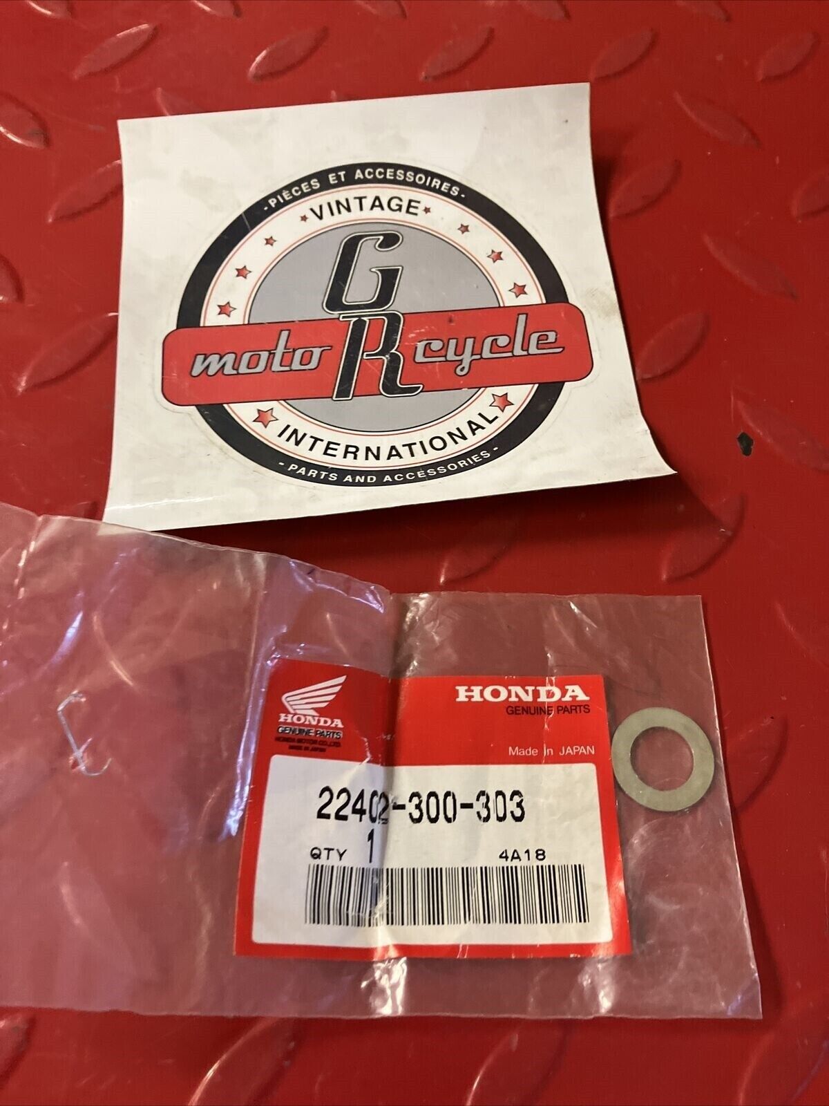 NOS HONDA CB750 SPRING SEAT Use Engine SN 1003098 to 1005451 22402-300-303 H24